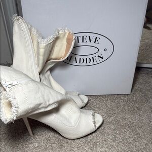 Steve Madden White Heeled Boots with Peep Toe